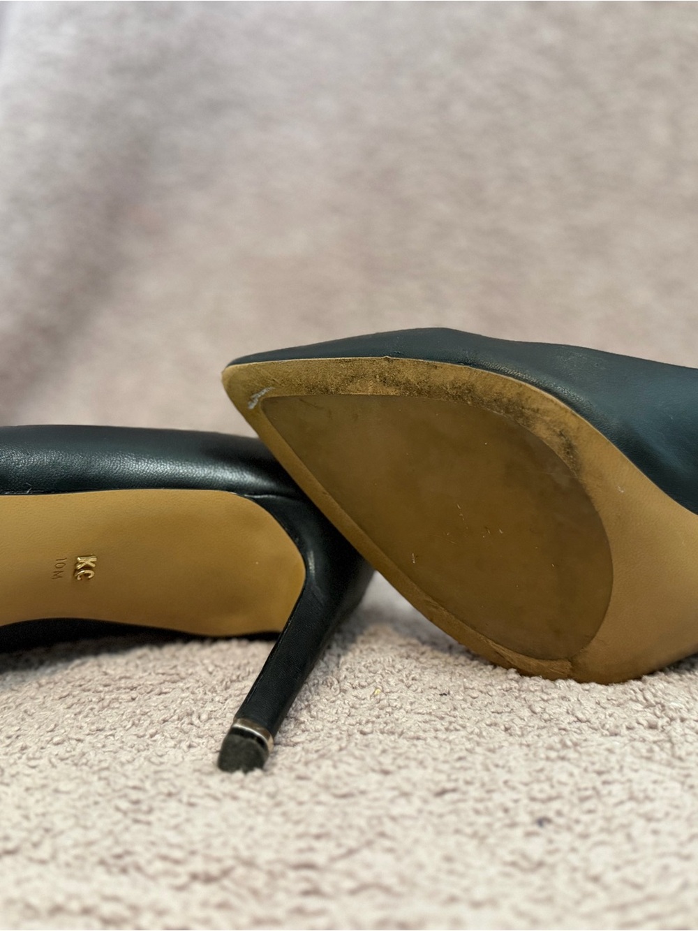 Kenneth Cole New York Black Leather Pointed Toe Pumps Cusioned Size 10M - Picture 4 of 5